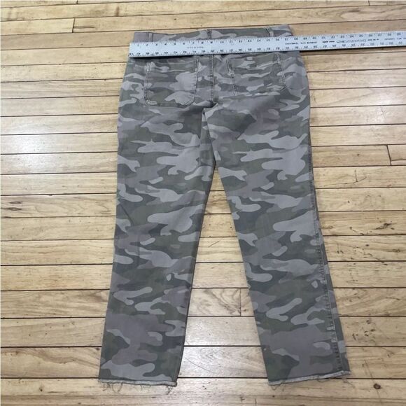 DEMOCRACY AB Technology Jeans Women 14 Camo Green Studded Capri Raw Hem - Picture 6 of 14